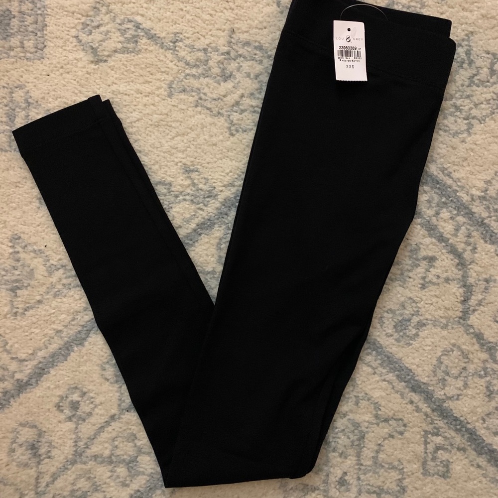 NWT Lou & Grey Leggings